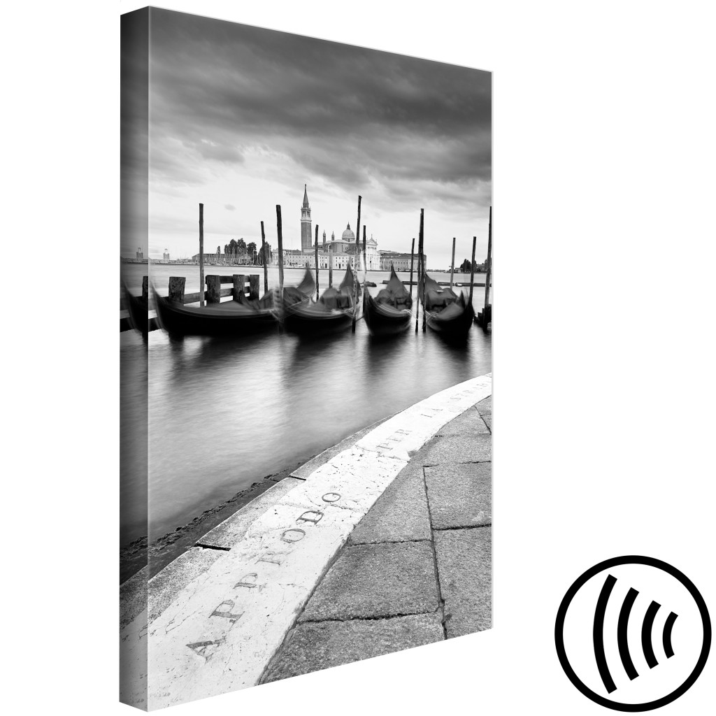 Obraz Miasto Nad Wodą (1-częściowy) - łodzie W Czarno-białej Fotografii