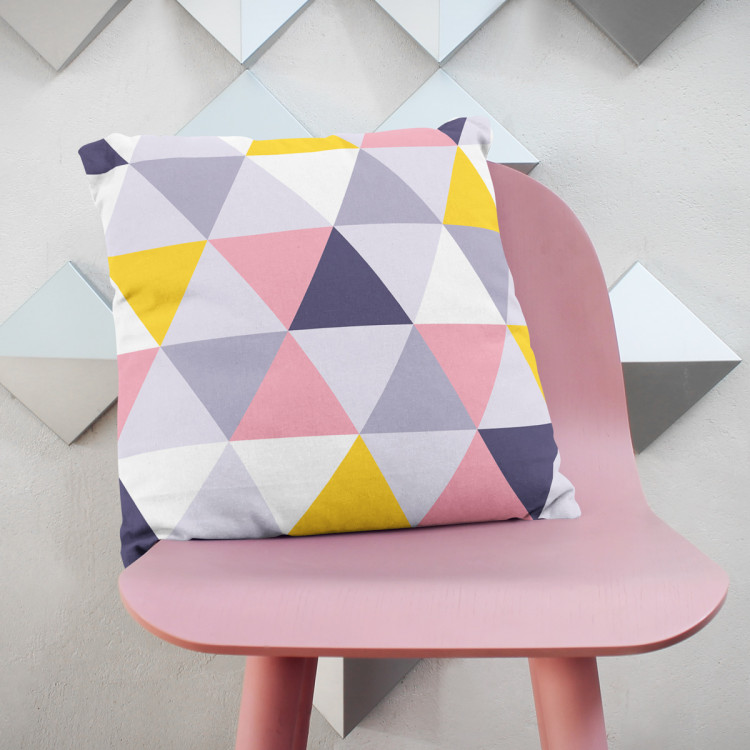 Mikrofaser Kissen Colourful mosaic - a geometric composition of triangles cushions 146840 additionalImage 2