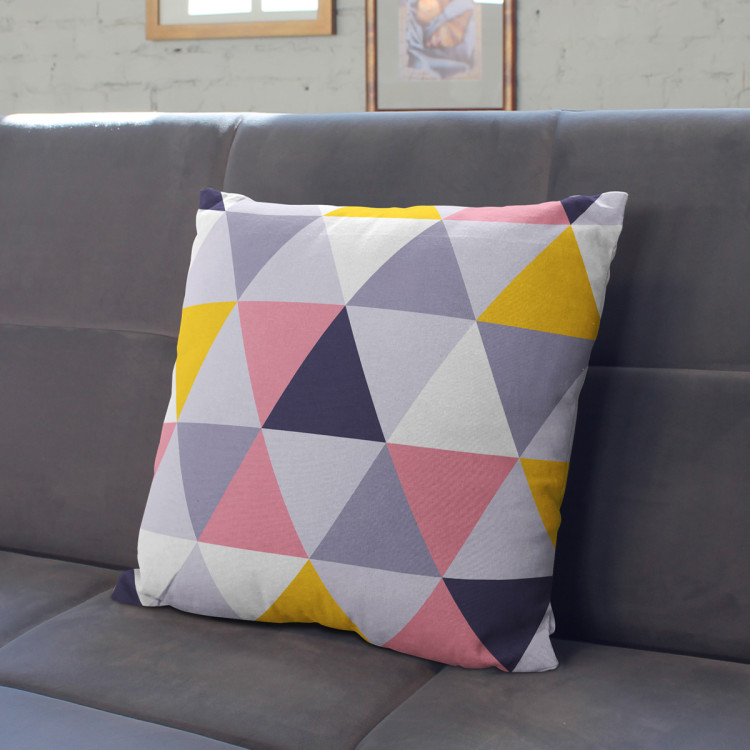 Mikrofaser Kissen Colourful mosaic - a geometric composition of triangles cushions 146840 additionalImage 4