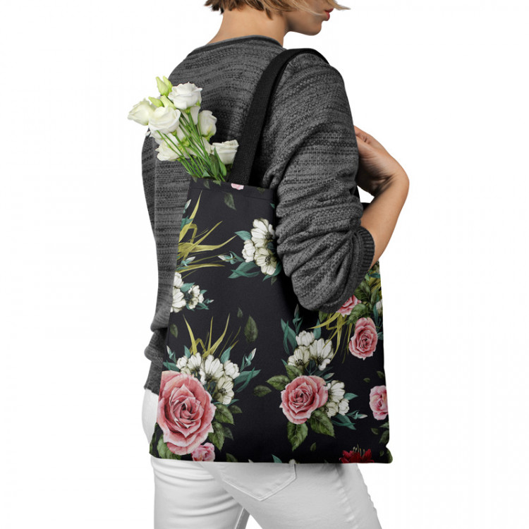 Shoppingväska Simple beauty - vintage style rose flower design on black background 147560 additionalImage 3