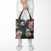 Shoppingväska Simple beauty - vintage style rose flower design on black background 147560 additionalThumb 2