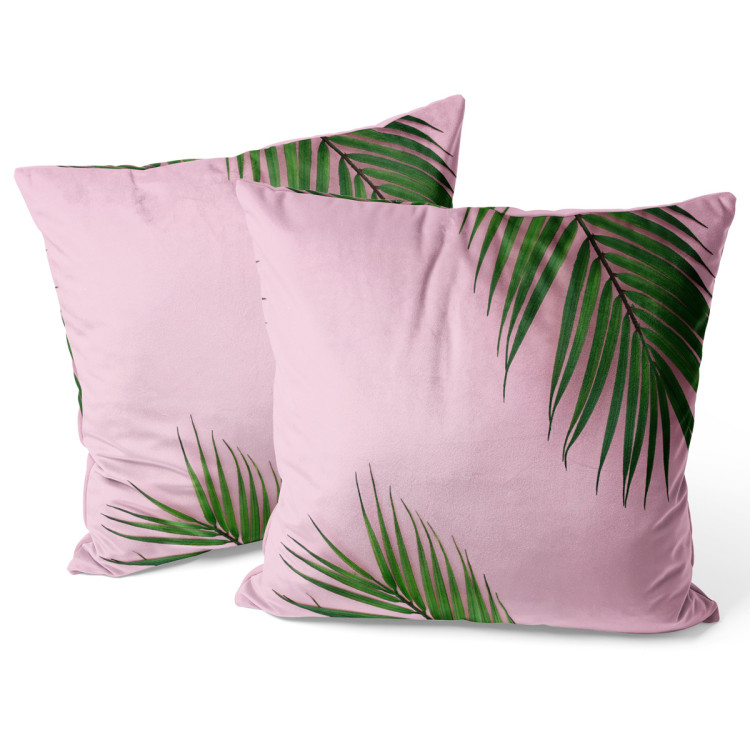Sammets kudda Touch of palm trees - a minimal floral composition on a pink background 147070 additionalImage 3