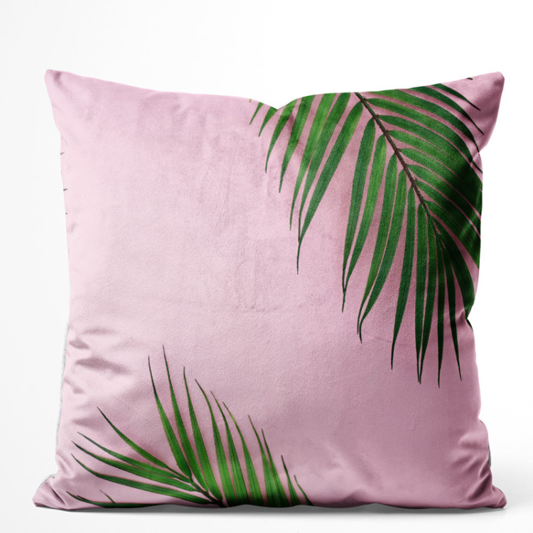 Sammets kudda Touch of palm trees - a minimal floral composition on a pink background 147070