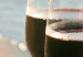 Obraz Dwa kieliszki wina na drewnianym stoliku - zdjęcie nad morzem 135980 additionalThumb 4