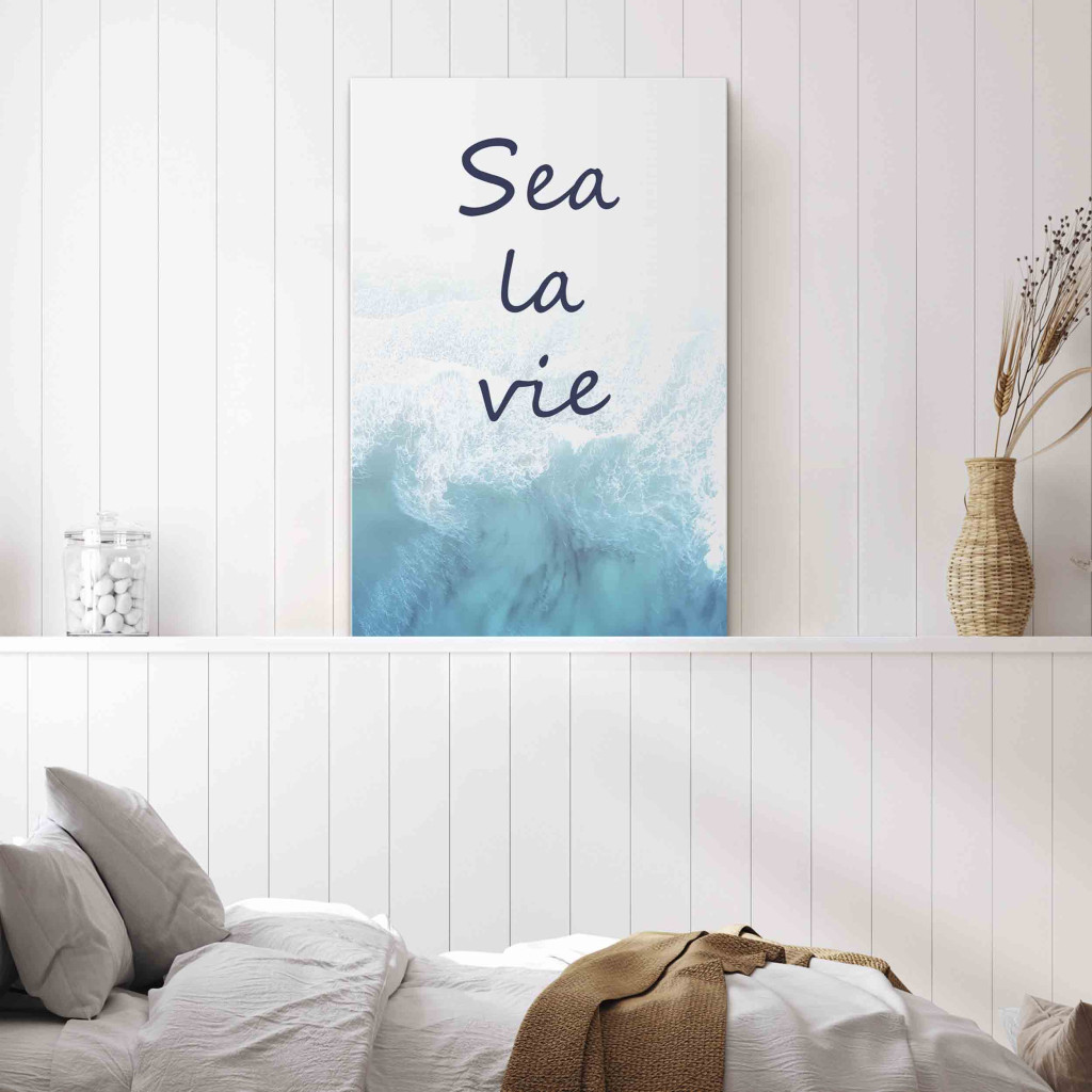 Schilderij  Met Inscripties: Sea La Vie - An Inscription Against The Background Of Rough Waves Seen From A Bird’s Eye View