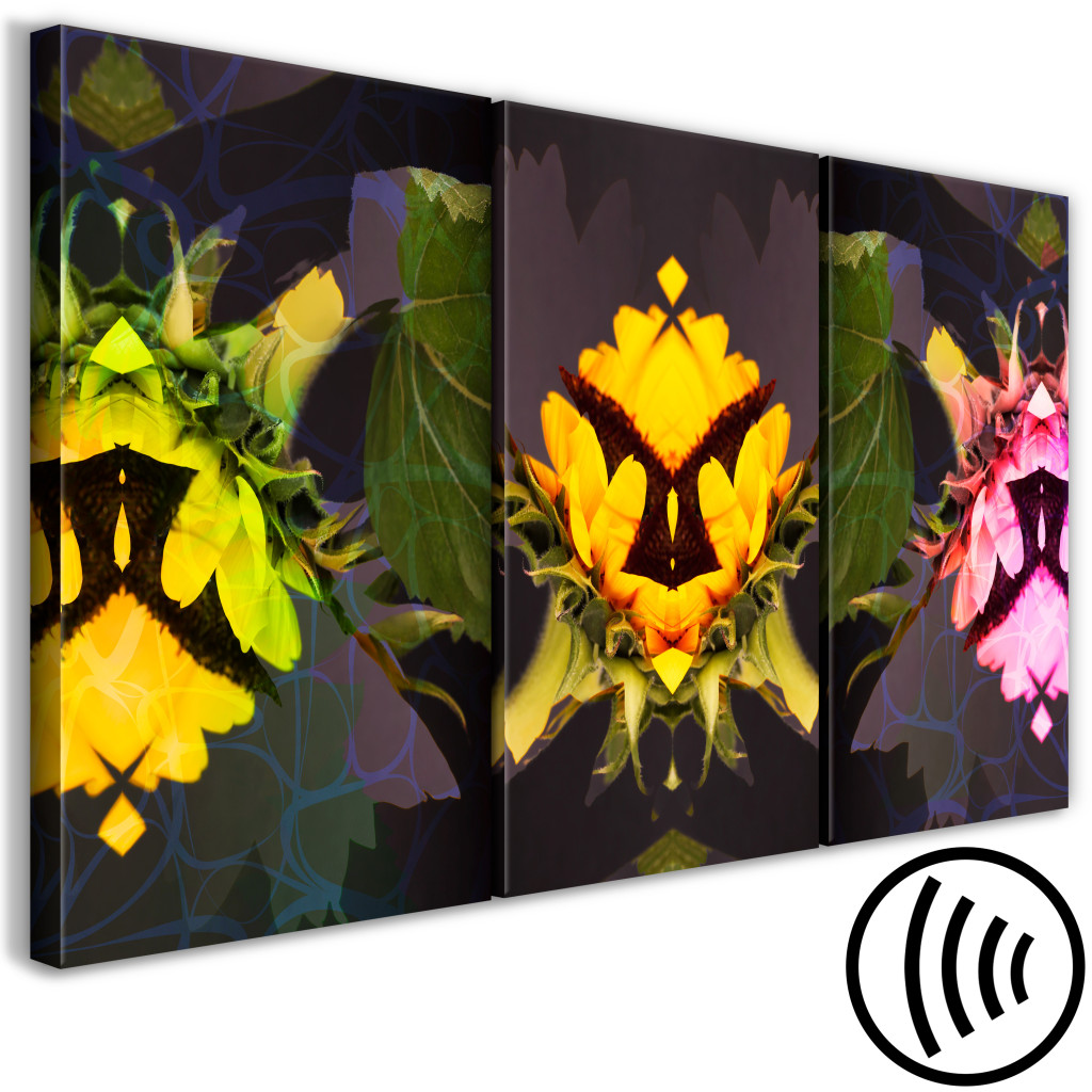 Schilderij  Zonnebloemen: Een Drieluik Zonnebloemen - Bloemen In Een Caleidoscopische Reflectie