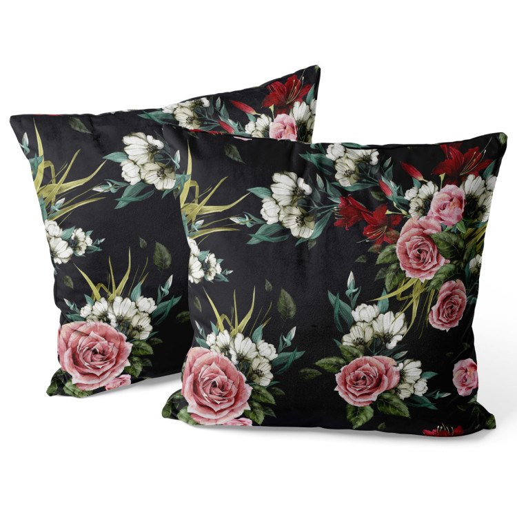 Sammets kudda Simple beauty - vintage style rose flower design on black background 147121 additionalImage 3