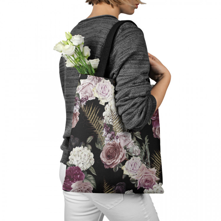 Shoppingväska Mystical bouquet - rose flowers and hydrangea on black background 147521 additionalImage 3