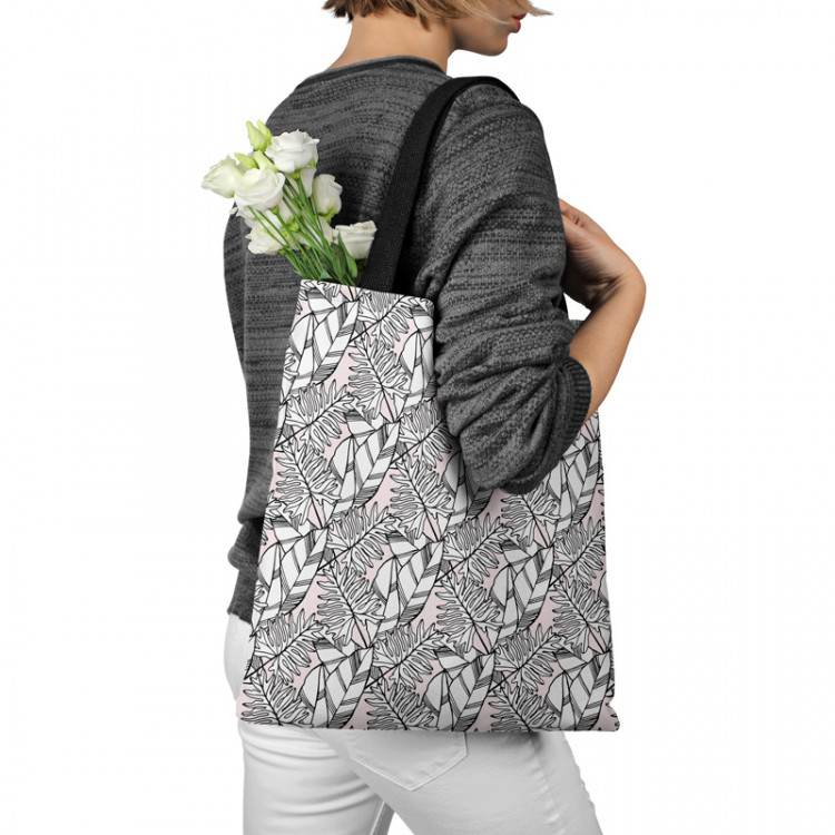 Bolsa de mujer Leafy mauresque - black and white floral pattern in linear style 147551 additionalImage 3