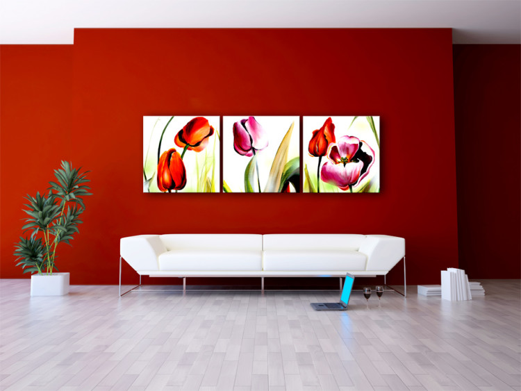 Cuadro moderno Tulipanes al sol (3 piezas) - flores multicolores en fondo uniforme 48671 additionalImage 2