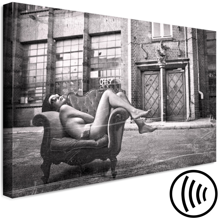 Canvas Print Woman in armchair - glamour style black and white photography 134172 additionalImage 6