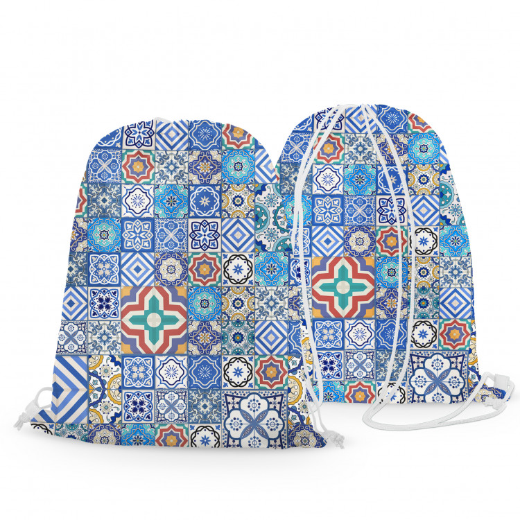 Worek plecak Błękitne połączenia - motyw inspirowany ceramiką w stylu patchwork 147413 additionalImage 3