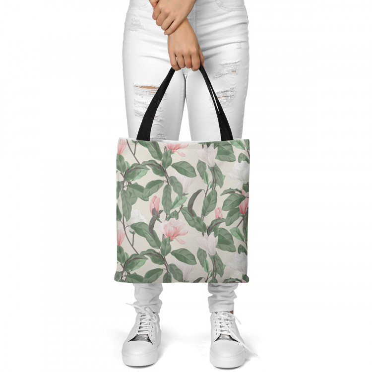 Shoppingväska Gentle magnolias - subtle floral pattern in cottagecore style 147513 additionalImage 3