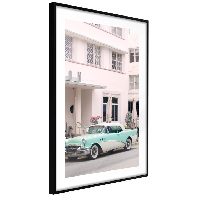 Plakat Styl retro - słoneczna ulica w różowym blasku i samochód 144343 additionalImage 28