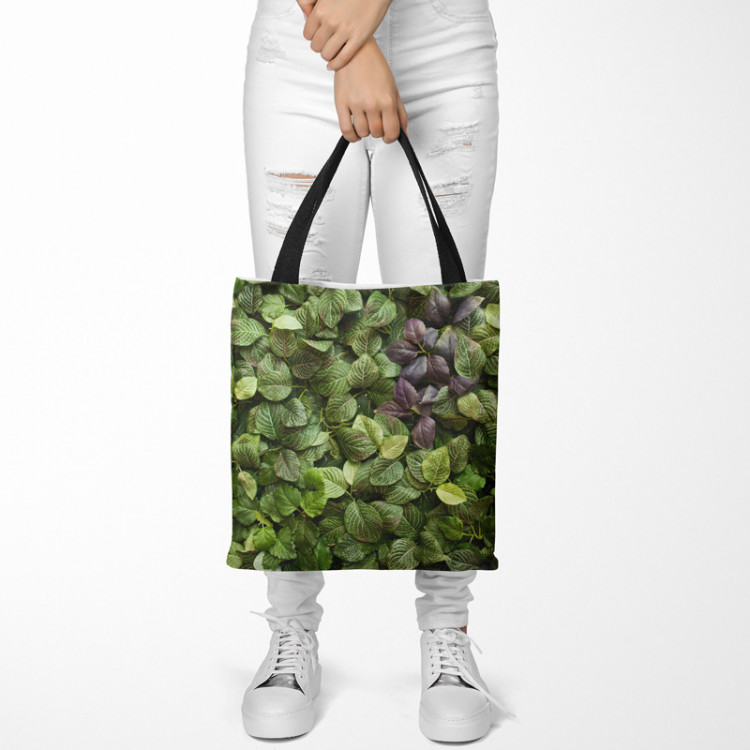Shoppingväska Laying green - a lush vegetation in a detailed representation 147643 additionalImage 2