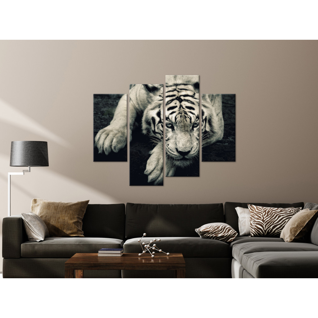 Quadro Pintado Calm Tiger - Composição De 4 Peças Com Tigre Deitado Sobre Fundo Preto