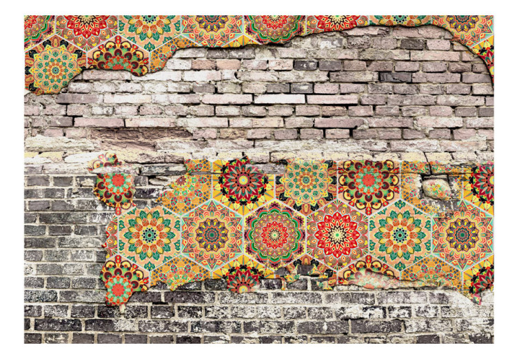 Fototapeta Eklektyczne połączenie - kolorowa mozaika na tle z wypłowiałej cegły 91983 additionalImage 1