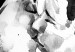 Obraz Pocałunek pary - czarno-biała grafika z dwójką całujących się ludzi  132154 additionalThumb 5