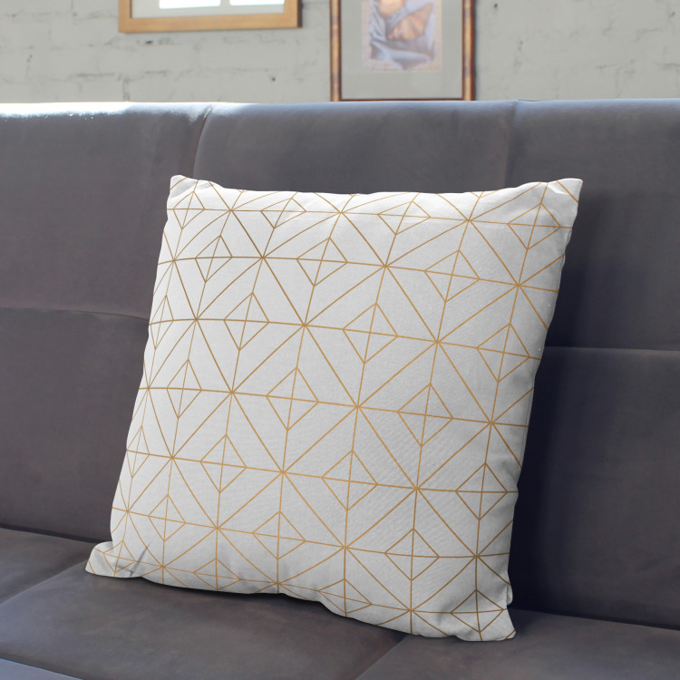 Mikrofaser Kissen Elegant grids - a golden geometric composition in glamour style cushions 146854 additionalImage 3