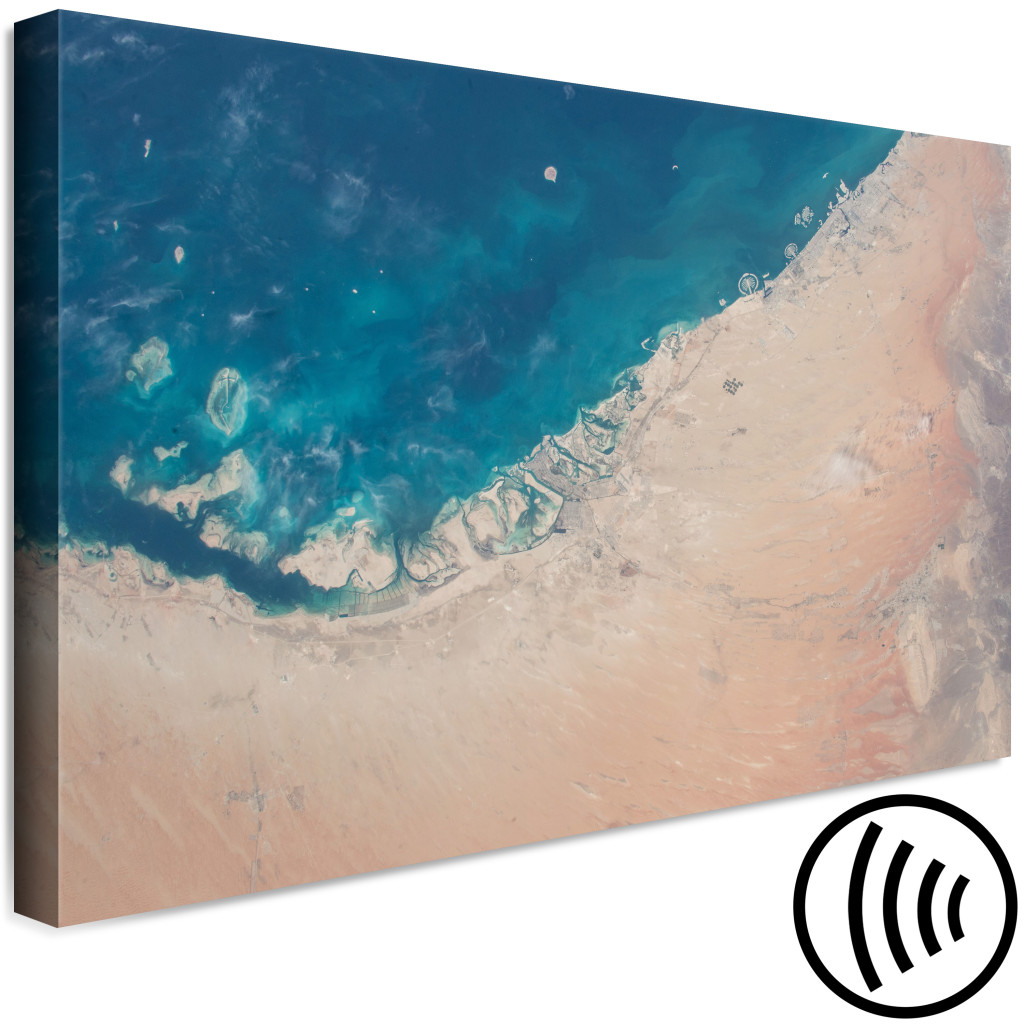 Schilderij  Landschappen: Satellietbeeld Dubai - Fotografie Met De Woestijn En De Arabische Stad