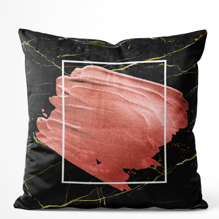 Sammets kudda Pearl pink - an abstract composition on black marble background 147064