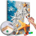 Obraz do malowania po numerach Piasek i muszelki - rozgwiazdy i morskie elementy na niebieskich deskach 144525