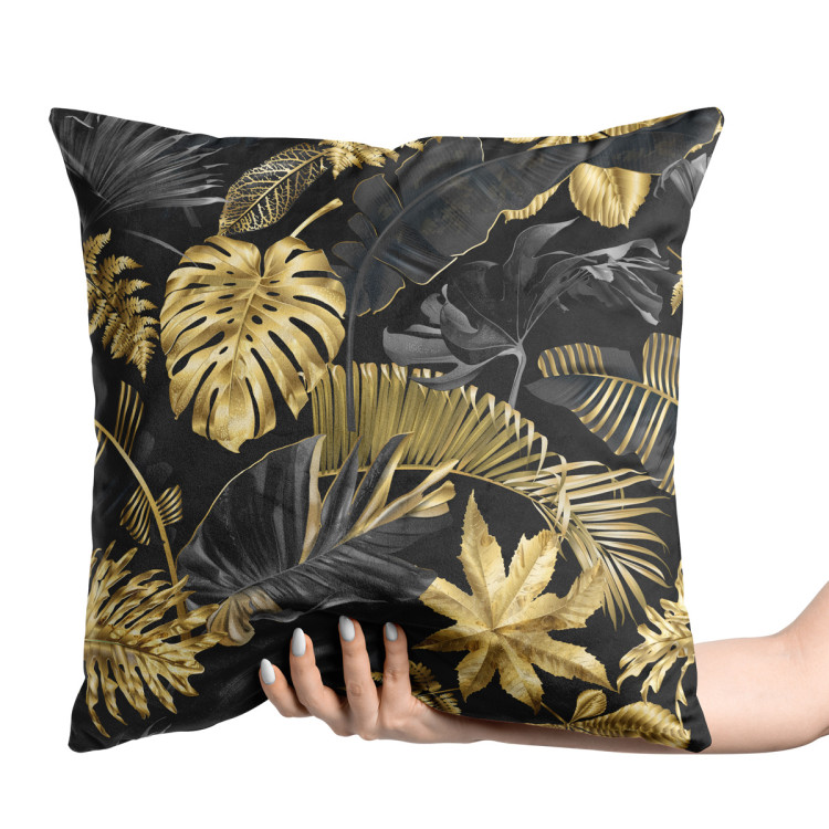 Sammets kudda Gold and black monstera - tropical leaves in glamour style 147125 additionalImage 2