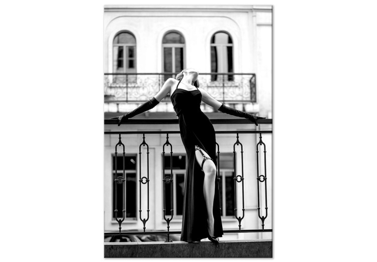 Canvastavla Dansande kvinna - svartvitt fotografi med en figur på en balkong