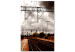 Quadro contemporaneo Stazione ferroviaria - binari, trazione e lampade e cielo nuvoloso 124385