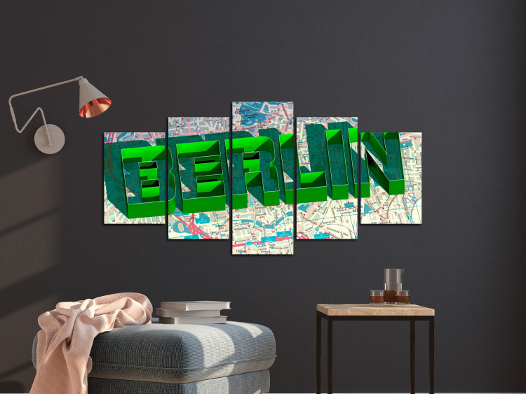 Obraz Zielona stolica - napis 3D Berlin na tle kolorowej mapy miasta 122217 additionalImage 3