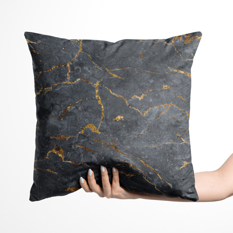 Kissen Velours Cracked magma - graphite imitation stone pattern with golden streaks 147047 additionalImage 2
