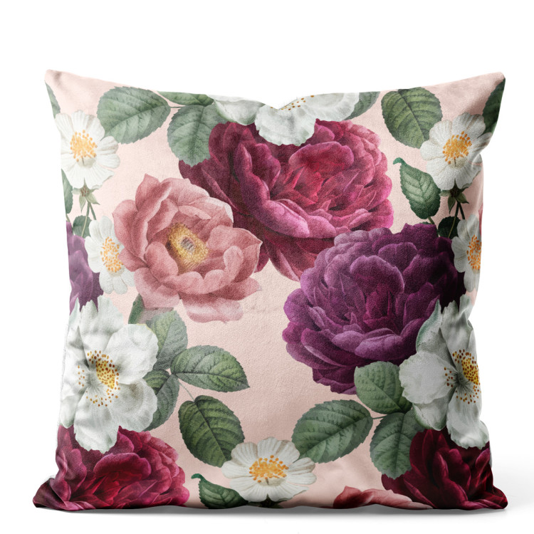 Sammets kudda Peonies in bloom - a floral, vintsage style print on peach background 147108