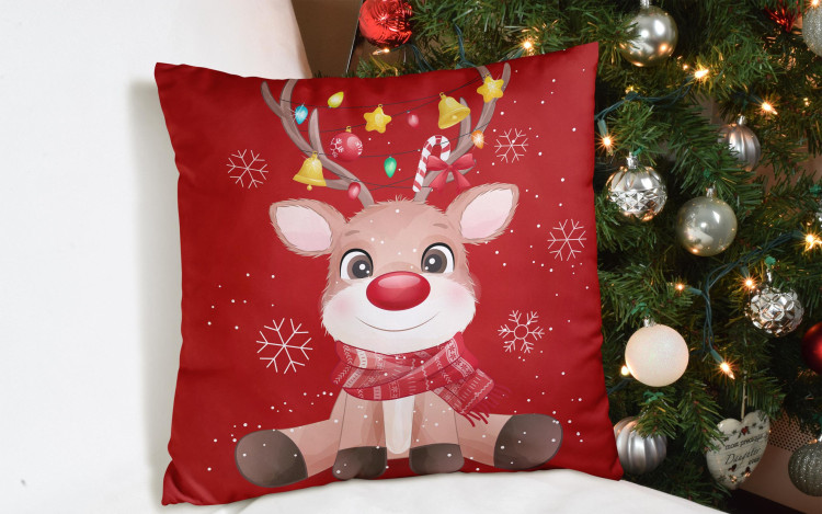 Mikrofiberkudda Fairytale Reindeer - colourful silhouette of a seated animal on a red background 149178 additionalImage 4
