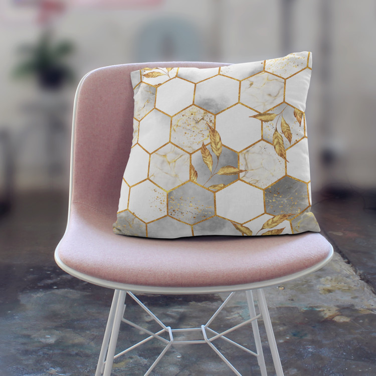 Mikrofaser Kissen Hexagons and leaves - elegant composition with geometric figures cushions 146929 additionalImage 2