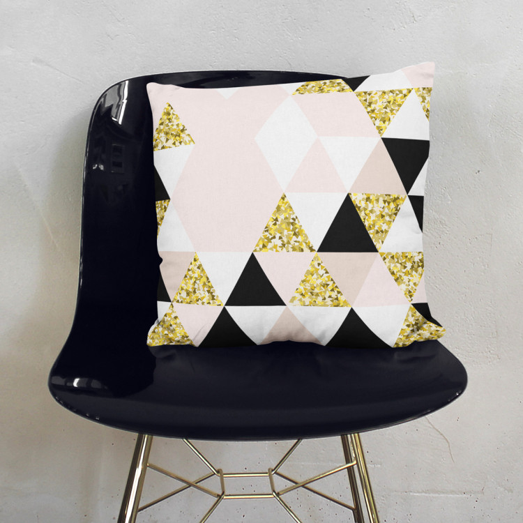 Mikrofaser Kissen Golden kaleidoscope - an abstract geometric glamour composition cushions 146839 additionalImage 3