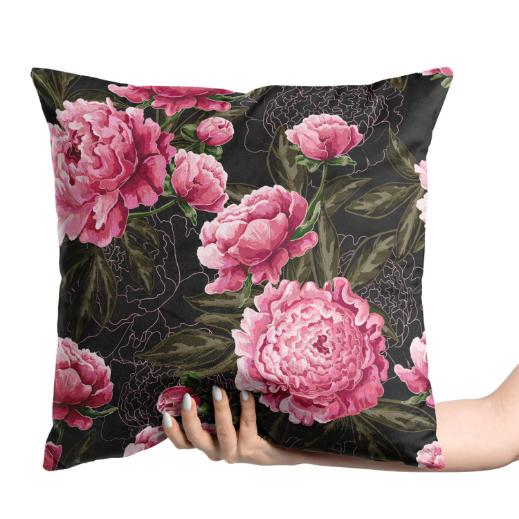 Sammets kudda Chinese peonies - floral motif in shades of pink on a dark background 146779 additionalImage 2