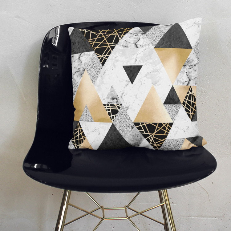 Mikrofaser Kissen Elegenat geometry - a minimalist design with imitation marble and gold cushions 146799 additionalImage 4